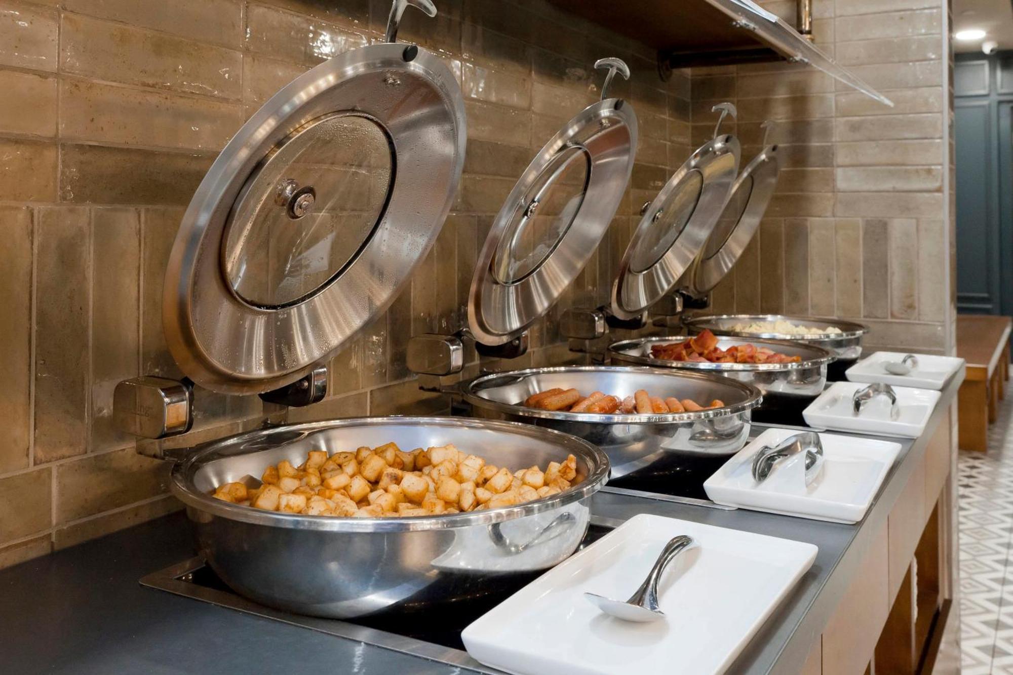 Doubletree By Hilton Windsor, On Hotel Ngoại thất bức ảnh